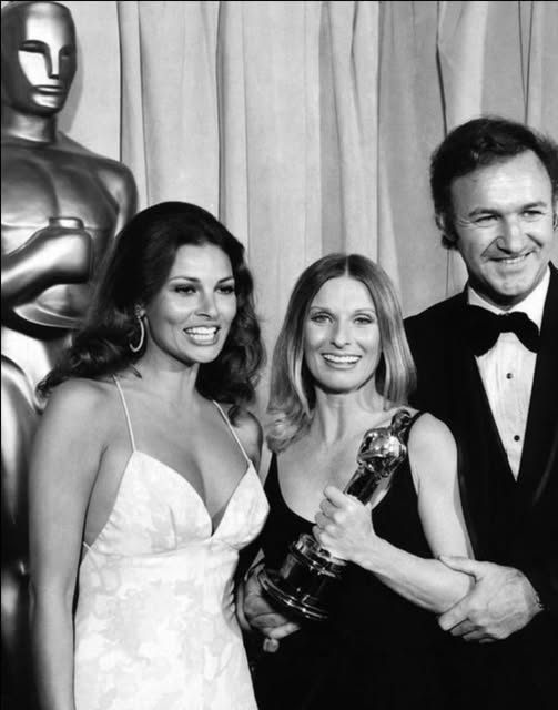 What Makes This Unedited 1972 Oscars Photo So Fascinating