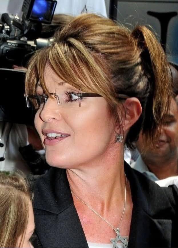 Sarah Palin In G-Strlng Photos Leave Little To Imagination..Take a look!