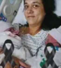 Mother puts both daughters inside the fir… See more.